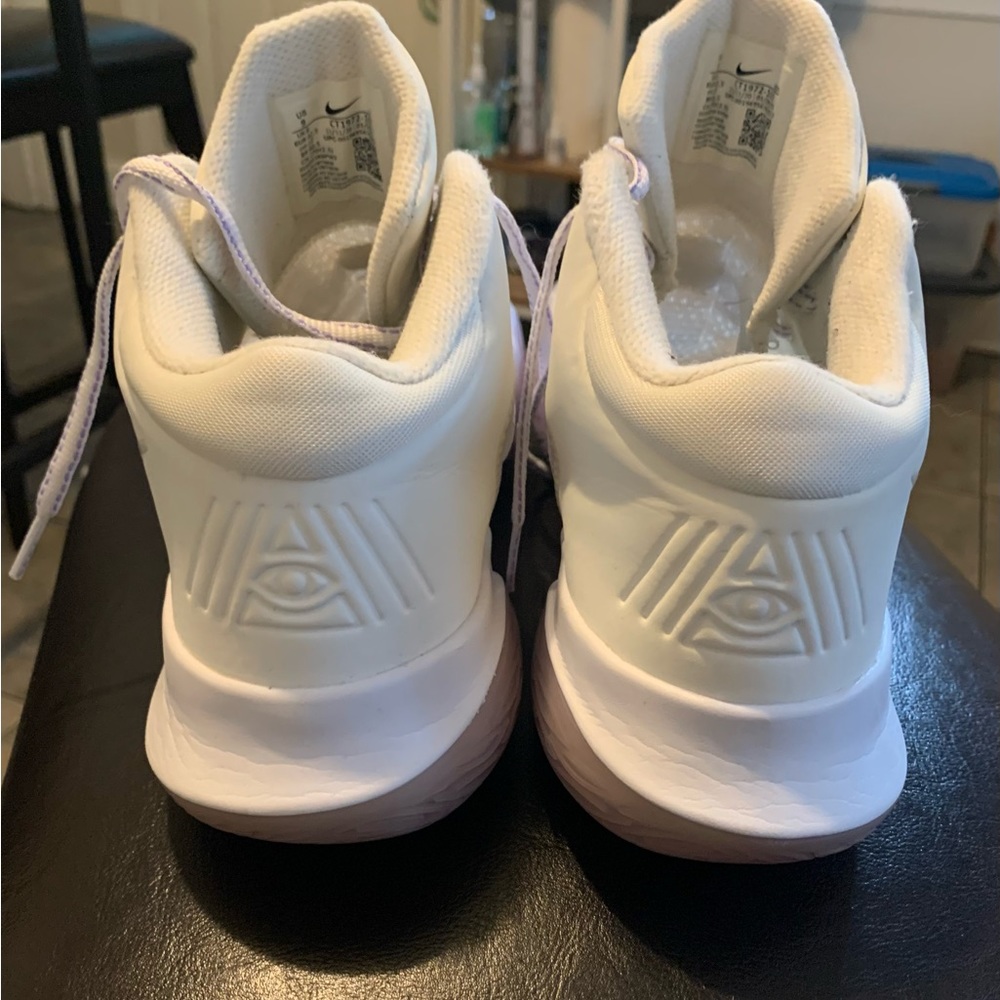 Kyrie’s - Picture 3 of 3